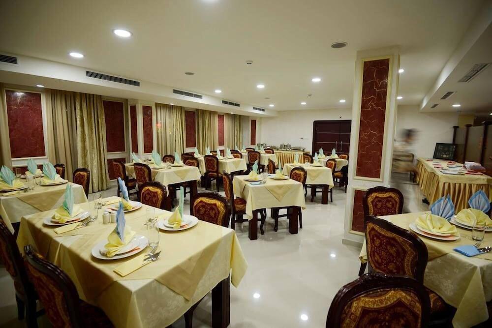 Hotel Gold Skopje Ngoại thất bức ảnh