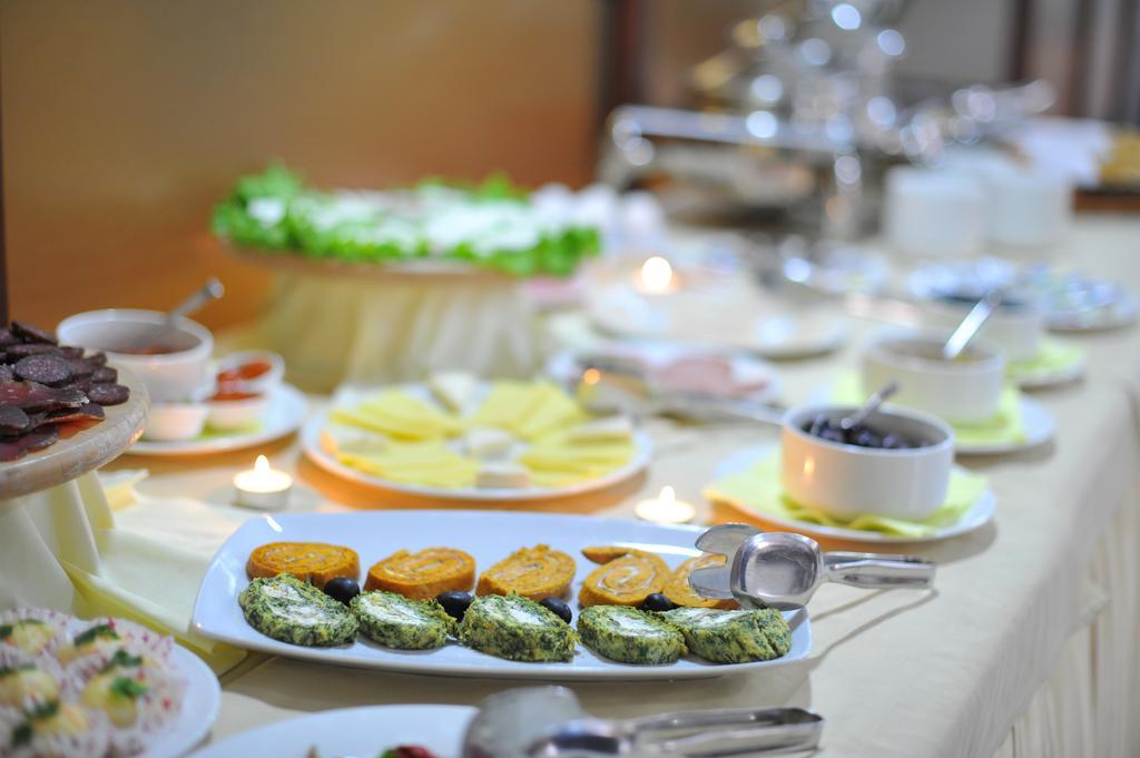 Hotel Gold Skopje Ngoại thất bức ảnh