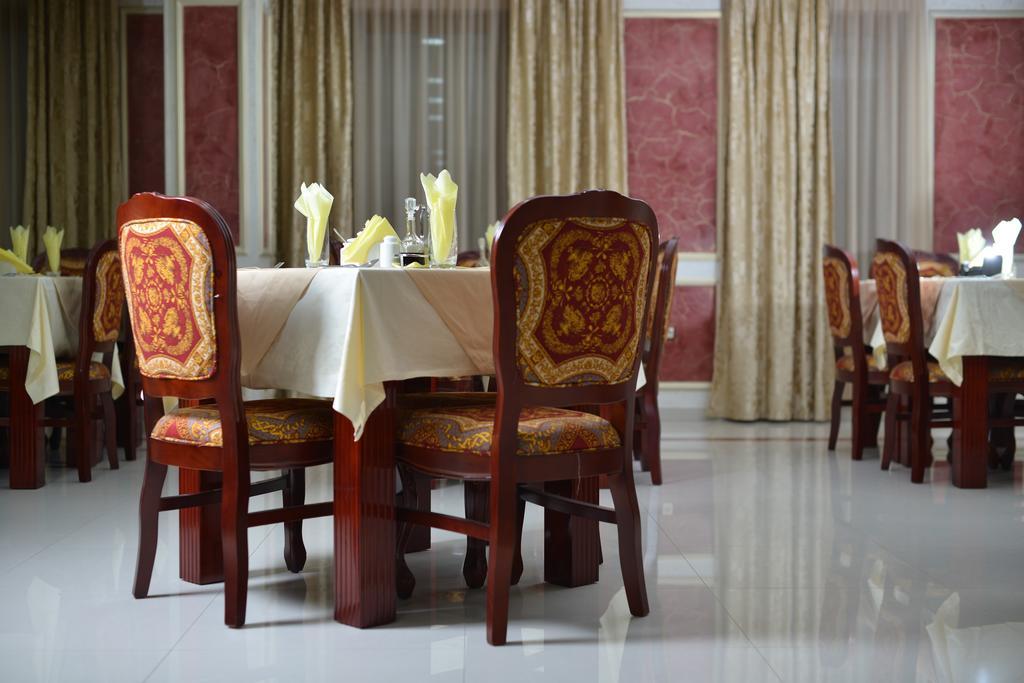 Hotel Gold Skopje Ngoại thất bức ảnh