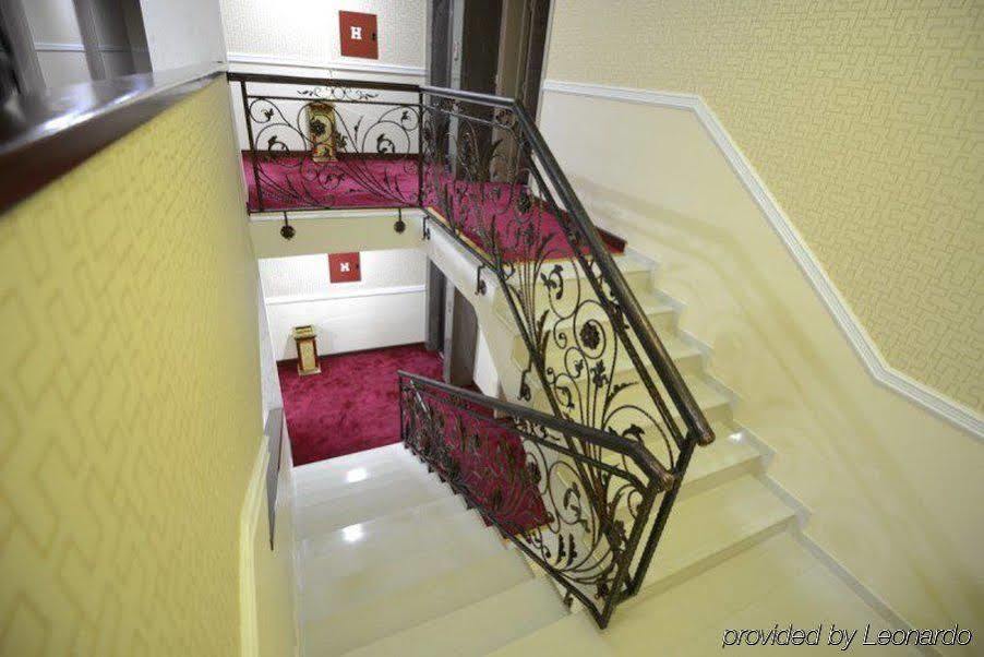 Hotel Gold Skopje Ngoại thất bức ảnh